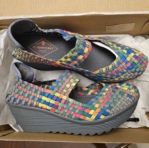 NWT St. John's Bay Multicolor Woven Platform Shoes Size 7